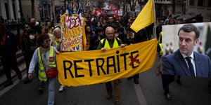 Γαλλία: Ανυποχώρητος ο Μακρόν παρά τις αντιδράσεις για τη συνταξιοδοτική μεταρρύθμιση