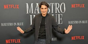 Χαμόγελα ευτυχίας από τον Χριστόφορο Παπακαλιάτη για τη διεθνή πορεία του «Maestro»