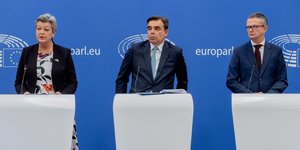 Ο Μαργαρίτης Σχοινάς αναφέρεται στη διαχείριση του μεταναστευτικού στην ΕΕ