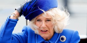 Η μάχη της Καμίλα με τον αέρα 