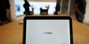 Wall Street: Εταιρίες κολοσσοί με πρώτες αυτές της τεχνολογίας κάνουν μαζικές απολύσεις για να αντέξουν την οικονομική ύφεση