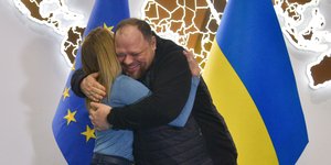 με τον πρόεδρο της ουκρανικής βουλής Ρουσλάν Στέφαντσουκ.