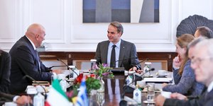 Στο Μαξίμου ο Ιταλός Υπουργός