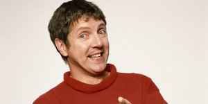 Ο Βρετανός παρουσιαστής Neil Buchanan της εκπομπή; «Art Attack», περίπου το 1990