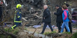 Στο σημείο του δυστυχήματος στα Τέμπη ο βουλευτής του ΚΚΕ, Θανάσης Παφίλης/ EUROKINISSI