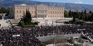 Διαδήλωση στο Σύνταγμα για την τραγωδία των Τεμπών