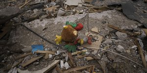 Συντρίμμια στην εμπόλεμη Ουκρανία