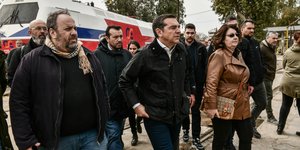 Ο Αλέξης Τσίπρας στο αμαξοστάσιο στου Ρέντη, μετά από την τραγωδία στα Τέμπη