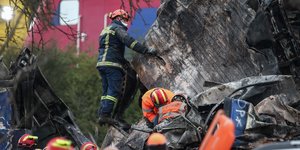 Τραγωδία στα Τέμπη με τη σύγκρουση τρένων