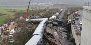 Σύγκρουση τρένων στα Τέμπη από ψηλά