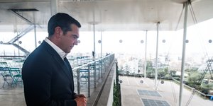 Ο Αλέξης Τσίπρας προφίλ