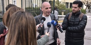 Στην ανακρίτρια ο Γιανης Βαρουφάκης