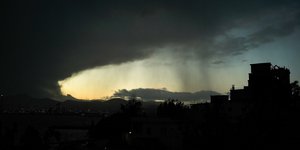 Βροχερός κατά τόπους αναμένεται το επόμενο 24ωρο ο καιρός