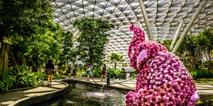 Το αεροδρόμιο Jewel Chang στη Σιγκαπούρη αποτελεί πόλο έλξης για μικρούς και μεγάλους