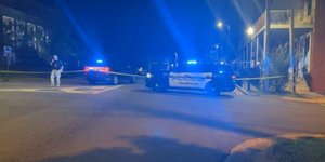 Περιπολικά στο σημείο του μακελειού στο Ντέιντβιλ της Αλαμπάμα