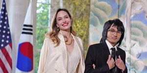 H Αντζελίνα Τζολί με τον γιο της μάντοξ στον Λευκό Οίκο