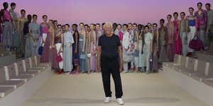 Τζόρτζιο Αρμάνι πισω μοντελα
