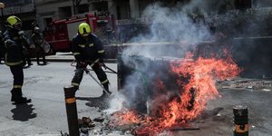 Νέα επεισόδια έξω από την ΑΣΟΕΕ