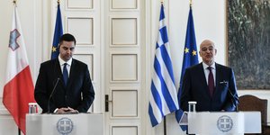 Ο Νίκος Δένδιας και ο Υπουργός Εξωτερικών της Μάλτας, Ίαν Μποργκ/ Φωτογραφία: ΤΑΤΙΑΝΑ ΜΠΟΛΑΡΗ/EUROKINISSI)