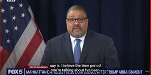 Ο εισαγγελέας που χειρίστηκε την υπόθεση του Ντόναλντ Τραμπ, Άλβιν Μπραγκ 