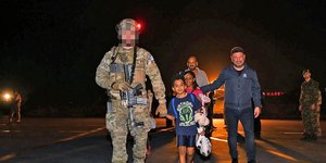 Καρέ καρέ η επιχείρηση επαναπατρισμού 17 Ελλήνων του Σουδάν