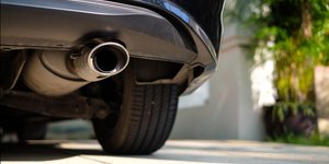 Εξάτμιση αυτοκινήτου 