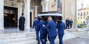 Η κηδεία της Κατερίνας Χέλμη στη Μητρόπολη Αθηνών