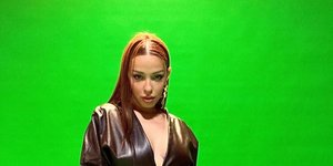 Εντυπωσιάζει η Ελένη Φουρέιρα με τις πόζες τις δύο μήνες μετά την γέννηση του γιου της