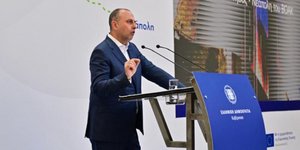 Ο Γιώργος Καραγιάννης στην ομιλία του για την υπογραφή σύμβασης του τμήματος Χερσόνησος - Νεάπολη του ΒΟΑΚ