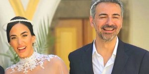 Λευτέρης Γιοβανίδης: Παντρεύτηκε στη Σύμη με την αγαπημένη του, Ξένια Κολαΐτη