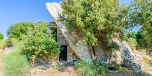 Τα σπίτια στο ελληνικό νησί που αποθεώνει η Daily Mail