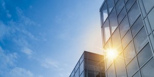 ηλιος τζαμενιο κτιριο 