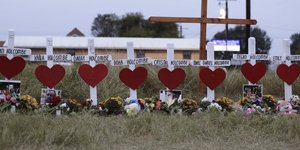 Μνημείο για τα θύματα του μακελειού του 2017 σε εκκλησία στο Τέξας των ΗΠΑ