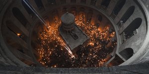 Ο Πανάγιος Τάφος στην Ιερουσαλήμ κατά την τελετή Αφής του Αγίου Φωτός