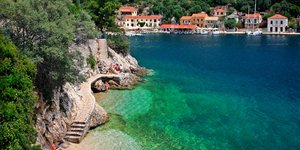 Eνα νέο βιβλίο αποθεώνει την Ελλάδα -Ποια χωριά και νησιά ξεχωρίζει