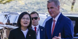 Συνάντηση της προέδρου της Ταϊβάν με τον πρόεδρο της αμερικανικής Βουλής των Αντιπροσώπων στο Λος Άντζελες