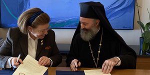 Λίνα Μενδώνη, Αρχιεπίσκοπος Αυστραλίας Μακάριος