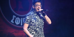 Ο ράπερ Μιθριδάτης στη σκηνή