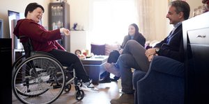 Ο Κυριάκος Μητσοτάκης επισκέφθηκε την παραολυμπιονίκη Άννα Ντέντα, η οποία έχει ενταχθεί στο πρόγραμμα «Προσωπικός Βοηθός»