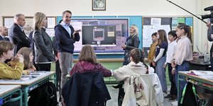 Ο πρωθυπουργός Κυριάκος Μητσοτάκης σε δημοτικό σχολείο στους Αγίους Αναργύρους