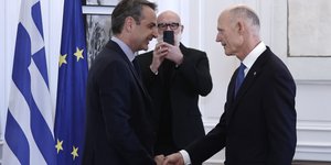 Χειραψία Ρικ Σκοτ με Μητσοτάκη