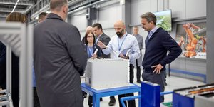 Ο Μητσοτάκης στο εργοστάσιο της Sunlight στην Ξάνθη