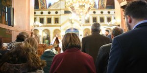 Μνημόσυνο για τα θύματα της τραγωδίας των Τεμπών