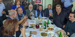 Ντόρα Μπακογιάννη και Παύλος Πολάκης στο ίδιο τραπέζι στα Χανιά