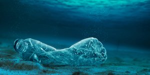 Μπουκάλι στη θάλασσα