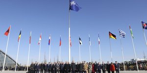 Οι σημαίες του ΝΑΤΟ με την προσθήκη της Φινλανδίας