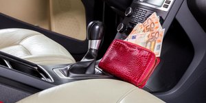 Μετρητά στο αυτοκίνητο