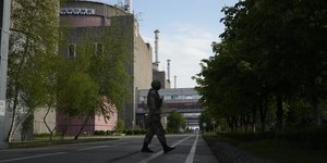 Η Ρωσία εφοδιάζει με μεγάλες ποσότητες προμηθειών και νερού τον πυρηνικό σταθμό της Ζαπορίζια, στην Ουκρανία