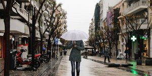 Με βροχή ξεκινάει η Μεγάλη Εβδομάδα