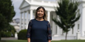 Ροντριγκες πισω λευκός οίκος 